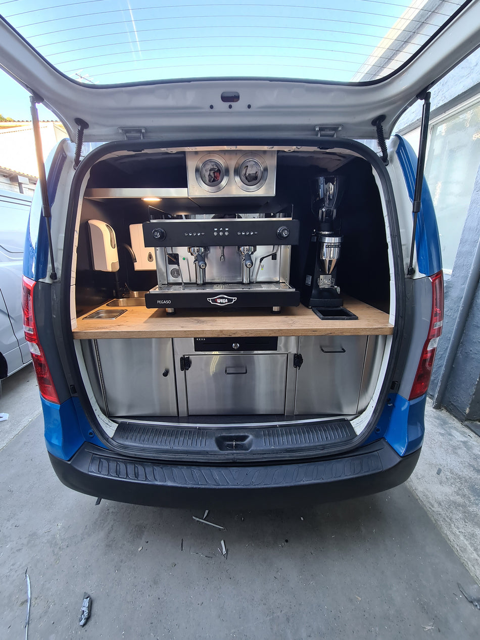 HYUNDAI iLOAD COFFEE VANS