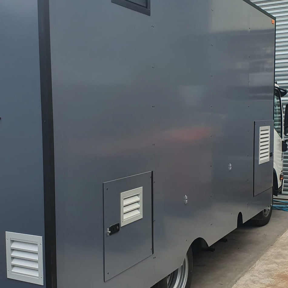 Isuzu Food Truck