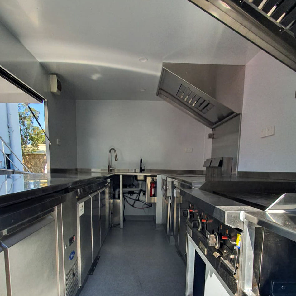 Isuzu Food Truck